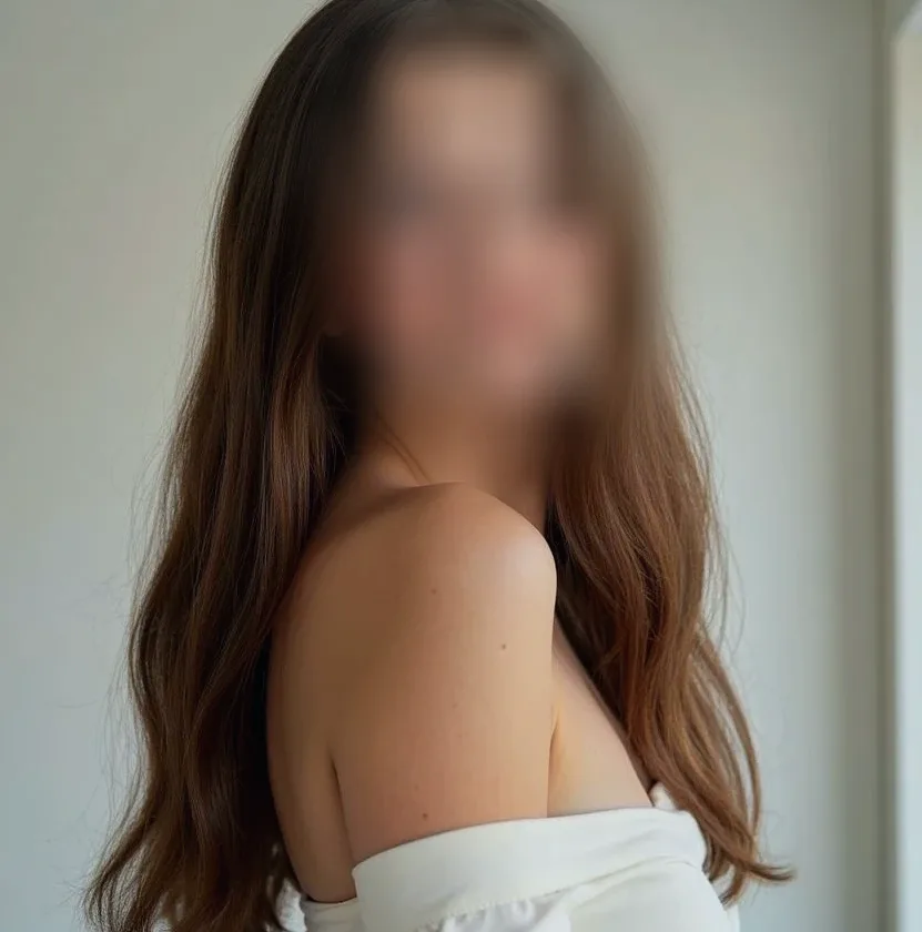 Denise, 26