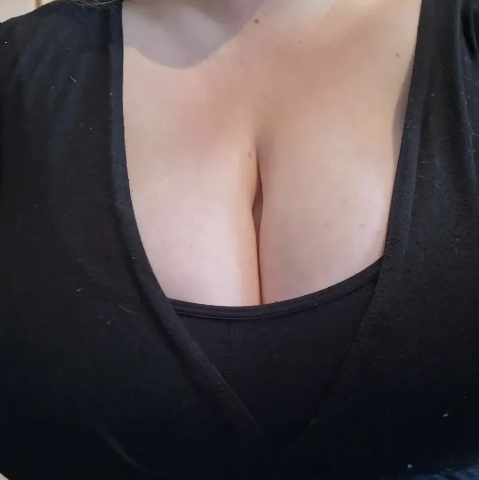 Lara, 26
