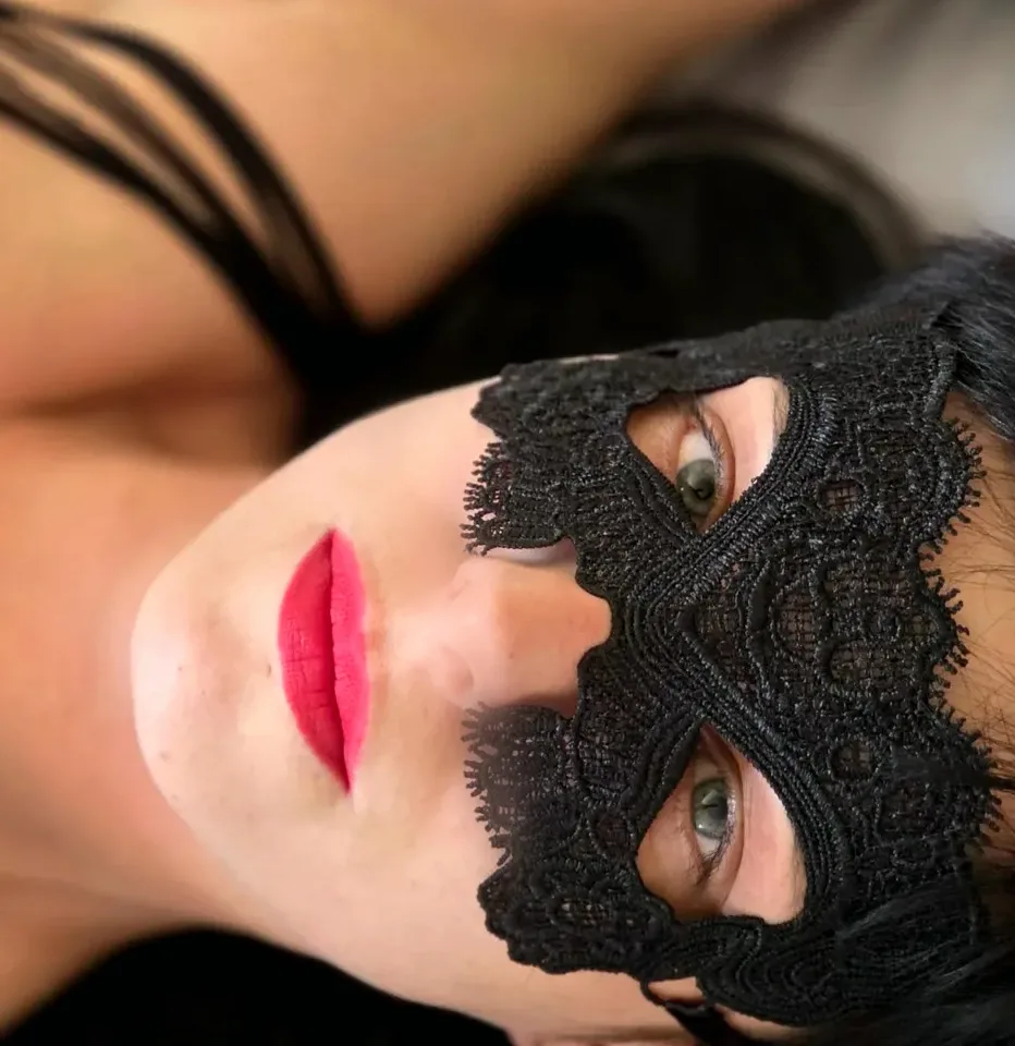 Sarah, 36