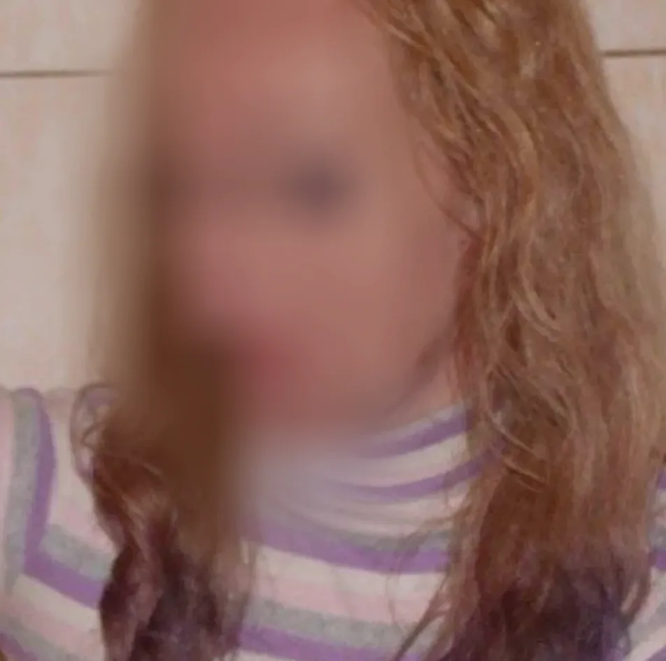 Sophie, 24